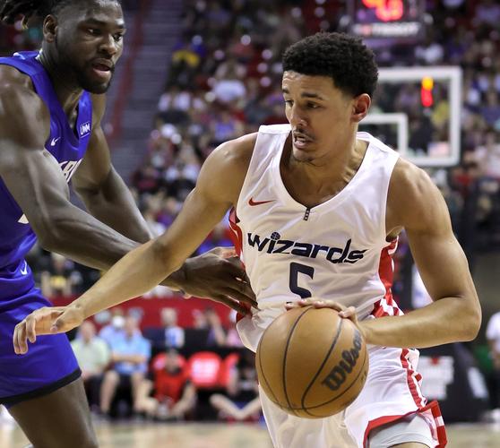 NBA戴维斯是哪个国家的？