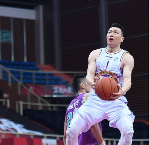 李根在哪个球队打球，李根原来是哪个球队