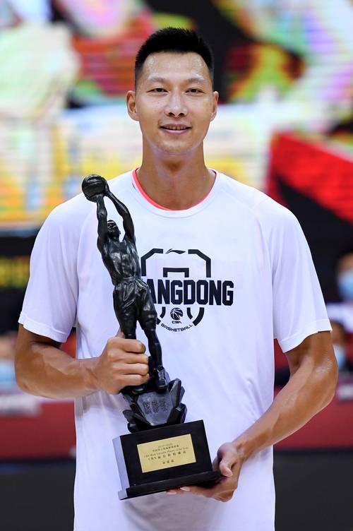 易建联在cba的年薪是多少，易建联在cba年薪多少2019